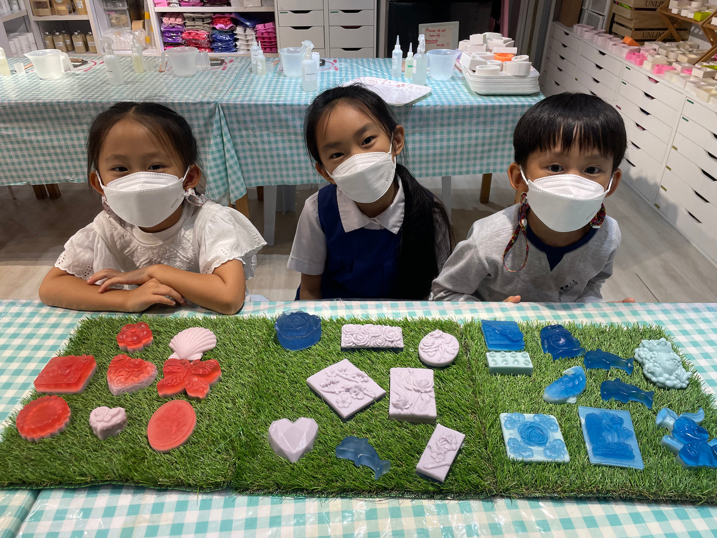 Double Layering Melt & Pour Soap-Making Workshop