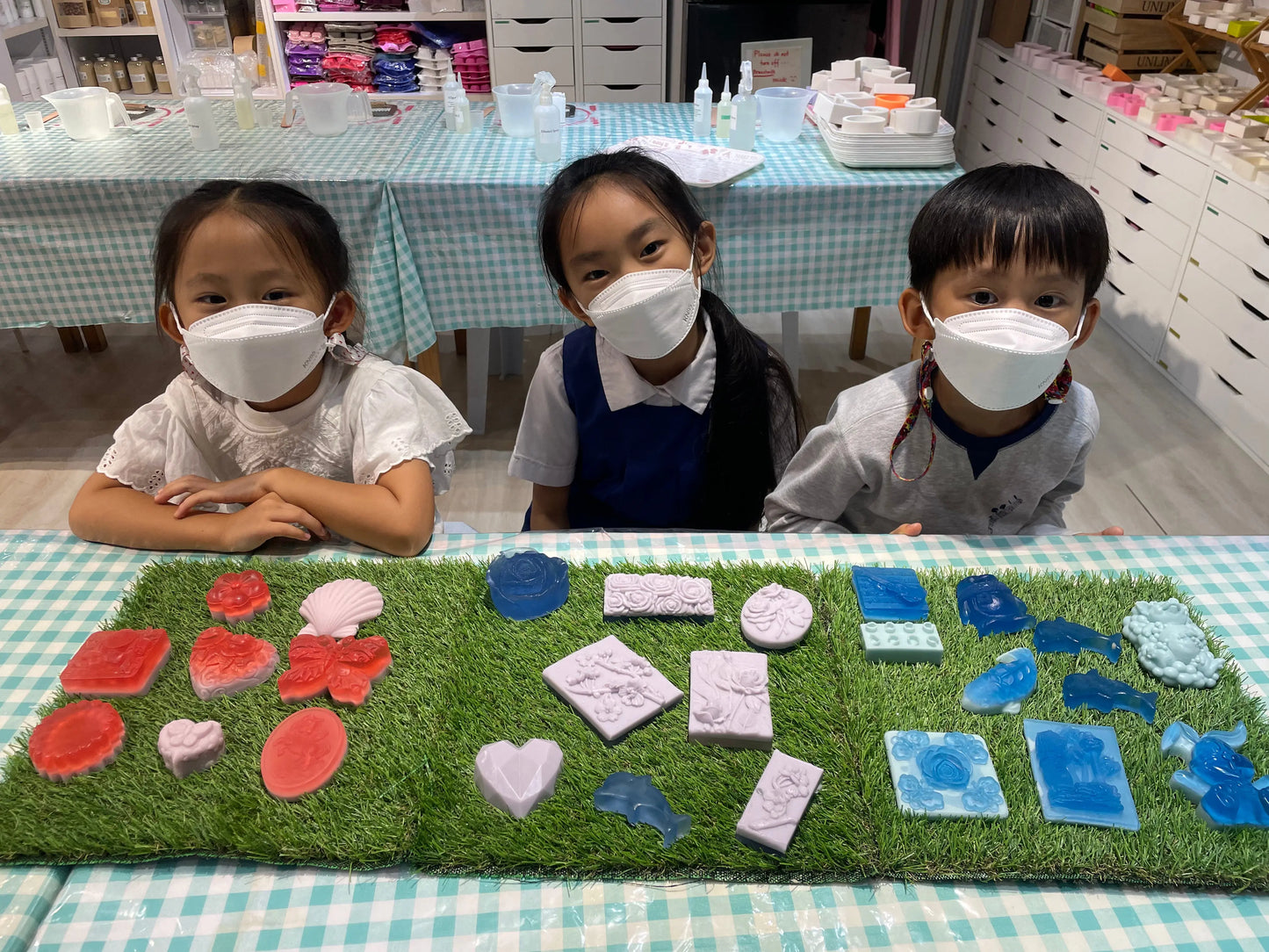 Double Layering Melt & Pour Soap-Making Workshop SoapMinistry